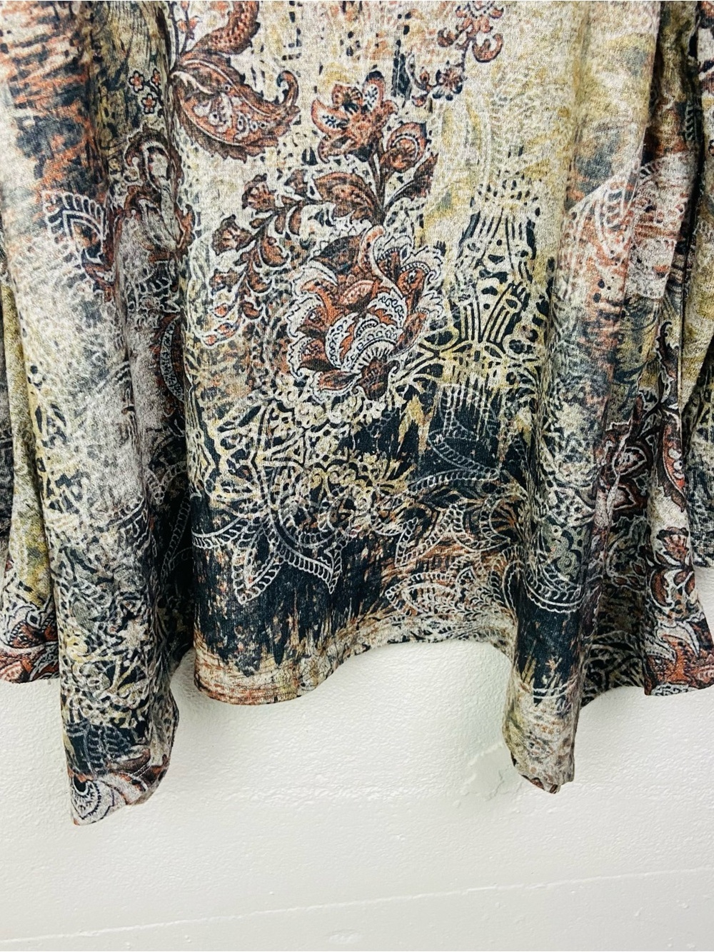 Astrolobe Women's brown Long Sleeve paisley & floral jeweled Printed Top size XL - Picture 6 of 11